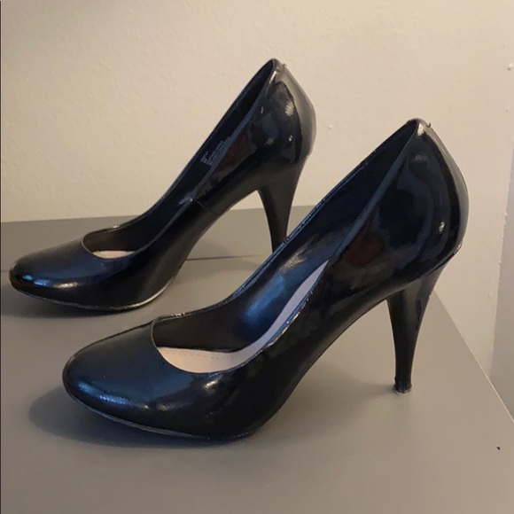 Black Steve Madden Heels - Picture 3 of 5